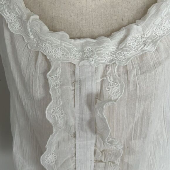 NWT Max Studio White Sleeveless Blouse Size Small - Picture 3 of 6